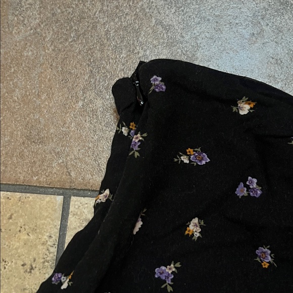 HM Black Skirt with Floral Accents - Picture 4 of 4